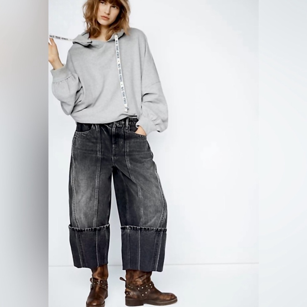 99-We The Free Olsen Cuffed Crop
Barrel Jeans - Picture 6 of 6